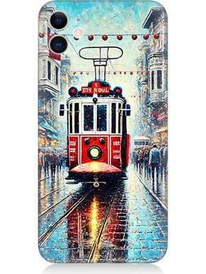 Apple iPhone 12 Mini Uyumlu Yağmurlu Sokakta Kırmızı Tramvay  Desenli Silikon Kılıf