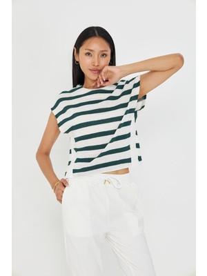 Düğme Detaylı Çizgili Sıfır Kol Bluz