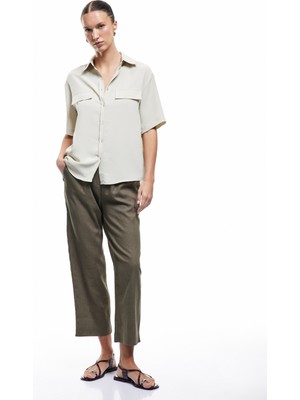 Koton Aplike Detaylı Klasik Yaka Kısa Kollu Crinkle Gömlek