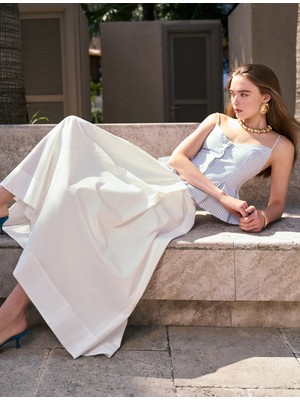 Koton x Melis Ağazat - Pamuklu Düğmeli Pile Detaylı Kalp Yaka Ince Askılı Bluz