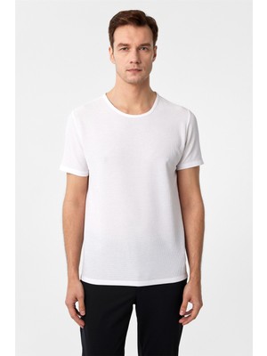 Beyaz Slim Fit Armürlü Bisiklet Yaka Tişört