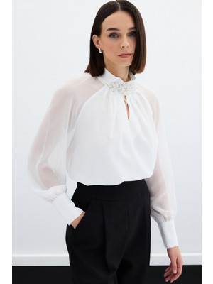Sateen Yaka Aksesuarlı Bluz - Ekru