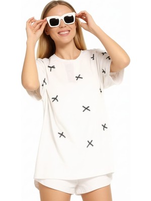 Fiyonk Detaylı Bisiklet Yaka Desenli Kısa Kollu T-Shirt