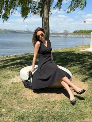 Janes Kadın Ithal Krep Kumaş Kruvaze Yaka Eteği Kloş Kolsuz Mini Elbise