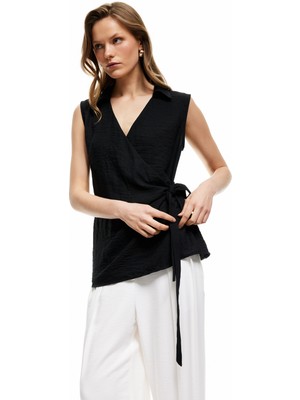 Koton Kolsuz Yandan Bağlama Detaylı Kruvaze Gömlek