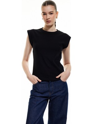 Koton Pamuklu Bisiklet Yaka Kolsuz Basic Tişört