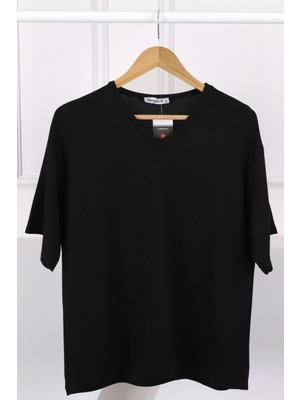 Siyah V Yaka Kısa Kol T-Shirt