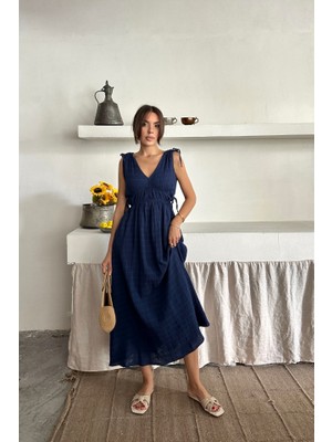 Gökyüzü Moda Müslin Elbise Omuz Büzgü Detaylı V Yaka Kolsuz Elbise - Lacivert