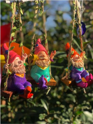 Sallanan Cüce ( Ayak Ayak Üstü Model 03)