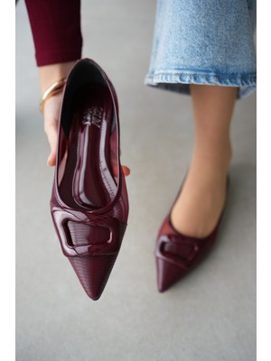 Carla Sivri Burun Tül Detaylı Toka Aksesuarlı Kadın Babet Bordo