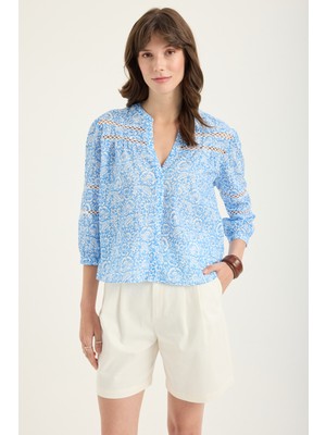 Desenli Açık Yaka Bluz