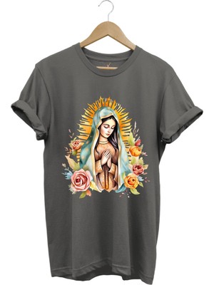 Renkli Meryem Ana Baskılı %100 Pamuk Regular Fit Bisiklet Yaka T-Shirt