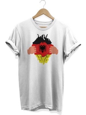 Bayrak Baskılı T-Shirt