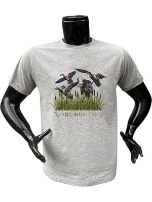 Avcılık Ördek Avı Baskılı Ördekler ve Sazlık %100 Pamuk Regular Fit Bisiklet Yaka T-Shirt