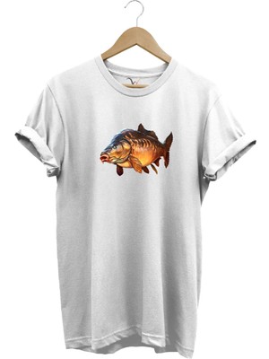 Avcılık Fishing Deniz Göl Sazan Balığı Baskılı Renkli %100 Pamuk Regular Fit Bisiklet Yaka T-Shirt