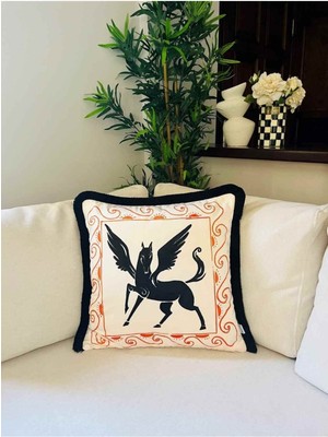 Dekoratif Pegasus Desenli Kırlent Kılıfı - Heritage Serisi 50 x 50