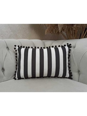 Iki Taraflı Siyah Beyaz Çizgili Ponponlu Dikdörtgen Kırlent Kılıfı