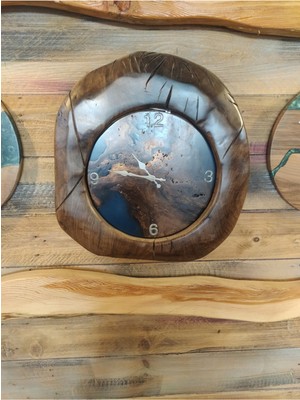 Şık Ahşap Duvar Saati, Modern ve Zarif Tasarım