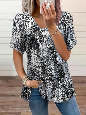 Gökyüzü Moda Kadın V Yaka Renkli Leopar Desen Büzgü Detay Süprem Bluz