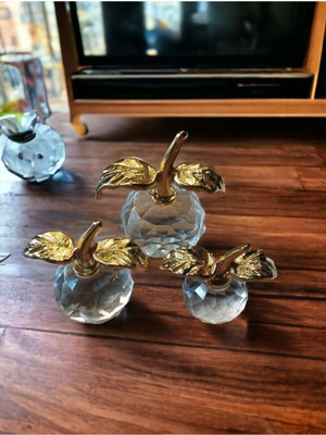 Şık 3'lü Kırmızı Elma Dekoratif Seti, Evinize Canlılık Katacak Tasarım.