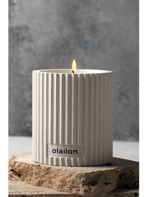 Şık Tasarımlı Odunsu Kokulu Beton Mum Beyaz, Zarif ve Modern Dekoratif Aksesuar