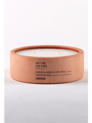 Tarçın ve Elma Kokulu Dekoratif Beton Mum, Şık ve Hoş Ortam Yaratır.