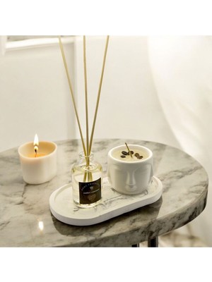 Beyaz Oda Kokusu ve Kokulu Mum Seti Hediye, Şık ve Ferahlatıcı Atmosfer Yaratır