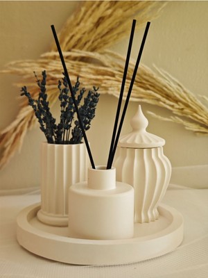 Beyaz Çizgili Vazo ve Dekoratif Set, Şık ve Kullanışlı Dekoratif Ürün