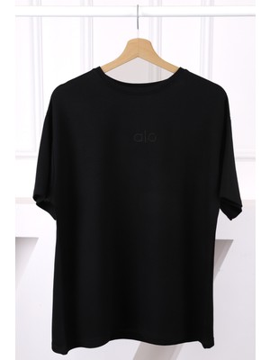 Siyah Nakışlı Kısa Kol Modal T-Shirt
