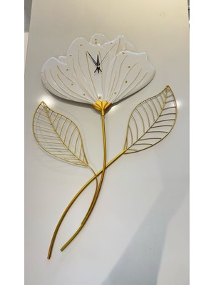 Şık Metal Duvar Saati, Beyaz ve Altın Detaylarıyla Zarif Tasarım