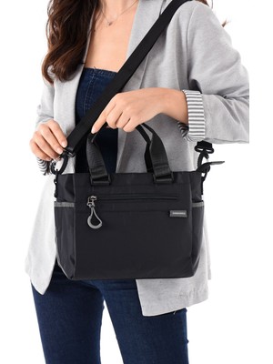 Kadın Desenli Paraşüt Kumaş 4 Gözlü Çapraz ve Omuz Askılı Çanta