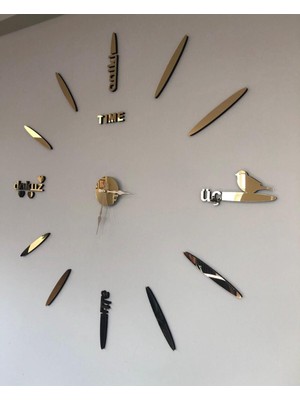 Şık Duvar Dekoru, Kuş Motifli, Altın Detaylı Zarif Saat Tasarımı