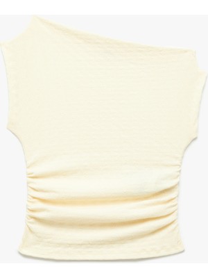 Koton Bürümcük Kumaş Dokulu Drapeli Kayık Yaka Kolsuz Bluz