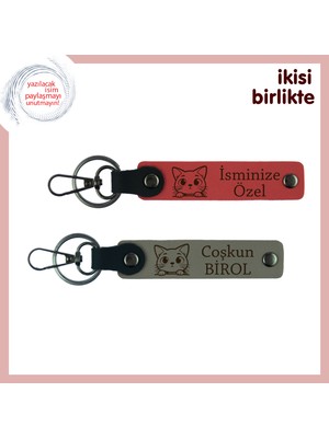 Anneye ve Kedisine Ortak Hediye, Kişisel Isim Yazılabilen Deri Anahtarlık X2’li, Nar Çiçeği-Kül Gri