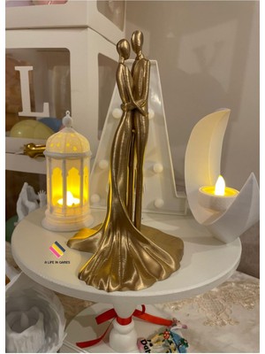 Şık ve Modern Çift Biblo 22CM, Masaüstü Dekorasyon ve Hediye, Sevgi ve Aşk Temalı