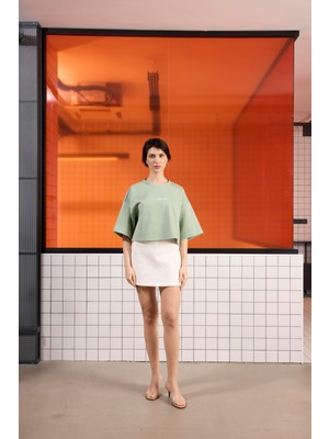 Arka Baskı Detaylı Kadın Crop T-Shirt