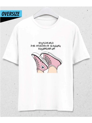Hena Farklı Frekans Beyaz Oversize Unisex Baskılı Tişört – Tarzı Da Düşüncesi De Özgün