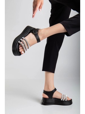 Lalen Siyah Kemerli Sandalet