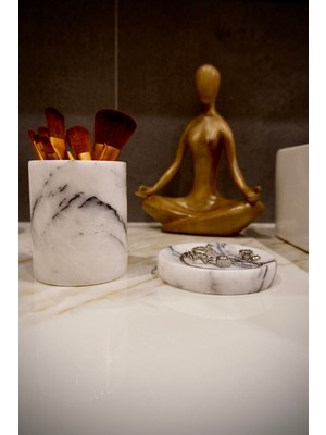 About The Perfect Mermer Fırçalık ve Yüzüklük Seti, Şık ve Kullanışlı Tasarım