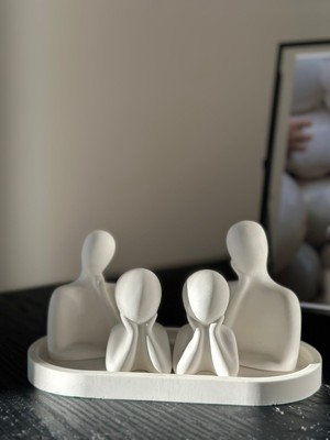 Beyaz Dekoratif Aile Figürü, Tabaklı Çocuk ve Ebeveyn Süs Objeleri
