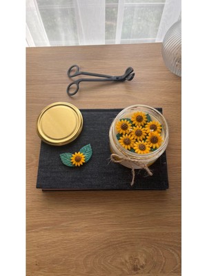 El Yapımı Ayçiçek Desenli Doğal Vegan Soya Mum, Sıcak ve Huzurlu Atmosfer Sağlar