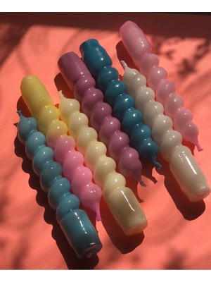 7'li Renkli Burgu Mum Seti, Kokulu ve Cilalı Spiral Mum, Şamdan ile Şık Dekorasyon