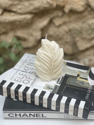 Doğal Bej Yaprak Tasarımlı Hoş Mum, Evinizde Şıklık ve Huzur Sağlar