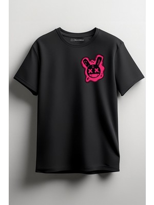 Merch&ice Kırmızı Tehlikeli Tavşan Baskılı Unisex T-Shirt Siyah