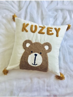 Kahverengi Dekoratif Yastık Kılıfı, Isim Yazılı, Şık ve Rahat Kullanım Sağlar.