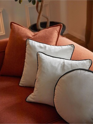 Fitilli Biyeli Kırlent Kırık Beyaz, Şık ve Rahat Ev Dekoru Seçeneği