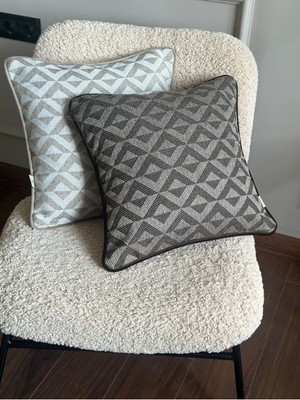 Kahverengi 45X45 Kırlent Kılıfı, Şık ve Rahat Dekorasyon Için Ideal Seçim