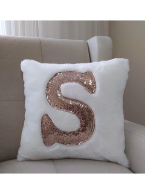 Yumuşak Peluş Harfli Kırlent Kılıfı, Şık ve Rahat Dekorasyon Parçası