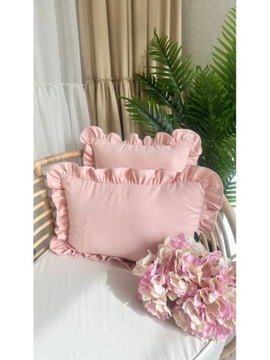 Toz Pembe Fırfırlı Şık Kırlent Kılıfı, Ev Dekorunuza Zarif Dokunuşlar Sağlar