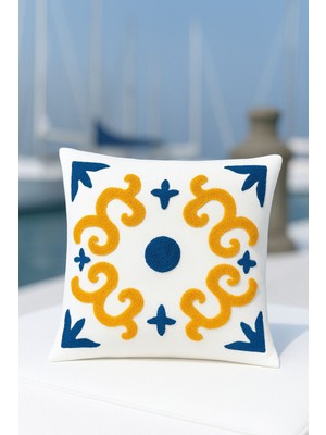 Şık Punch Işlemeli Keten Kırlent Kılıfı, Sarı Renk, Evinize Zarif Dokunuş